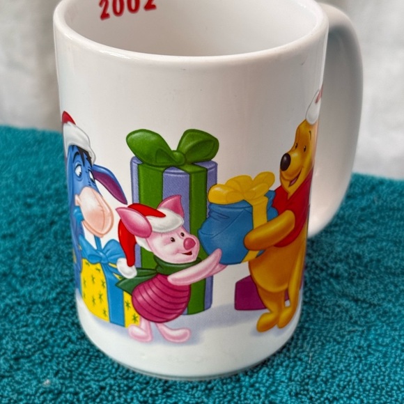 Vintage Winnie the Pooh and Friends Christmas Mug Disney Tigger Pooh Piglet 2002 - Picture 3 of 6